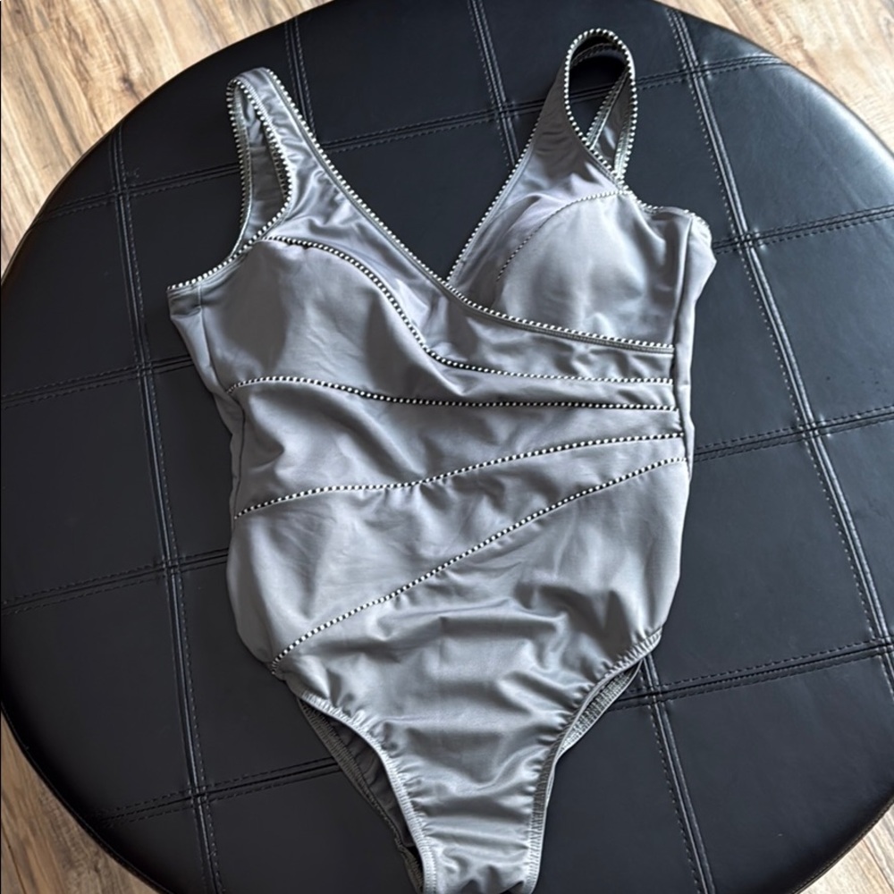 Miraclesuit Horizon one piece swimsuit size 12